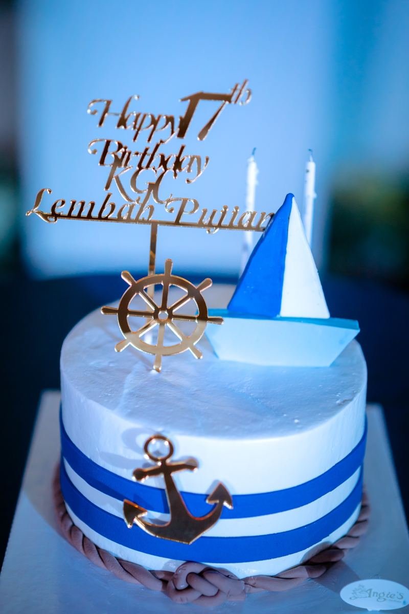 Kue ulang tahun ke-17 KGC Lembah Pujian