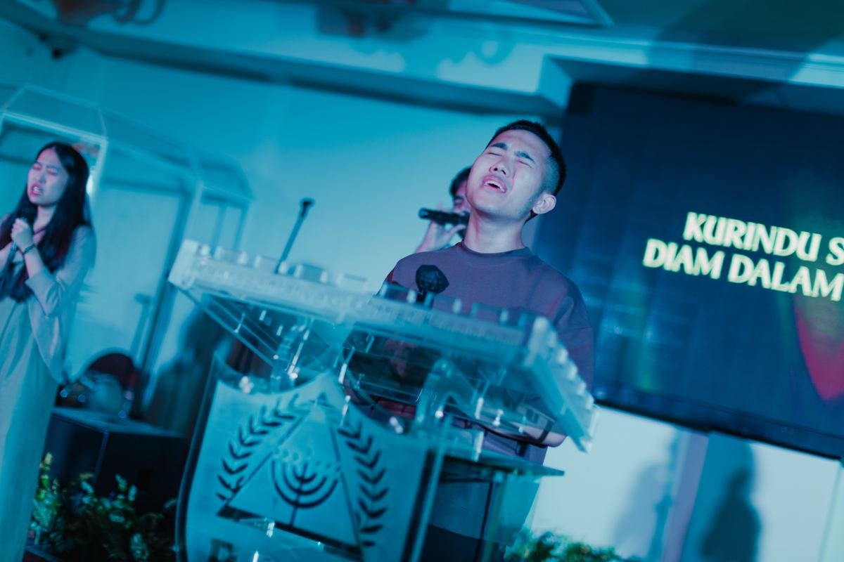 Worship bareng di ibadah youth